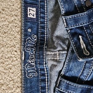 Miss Me Signature  Ankle Skinny Size 27 Patch decor/ embroidered jeans